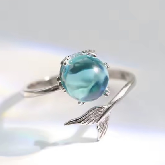 NWOT Mermaid Bubble Ring - Picture 2 of 3